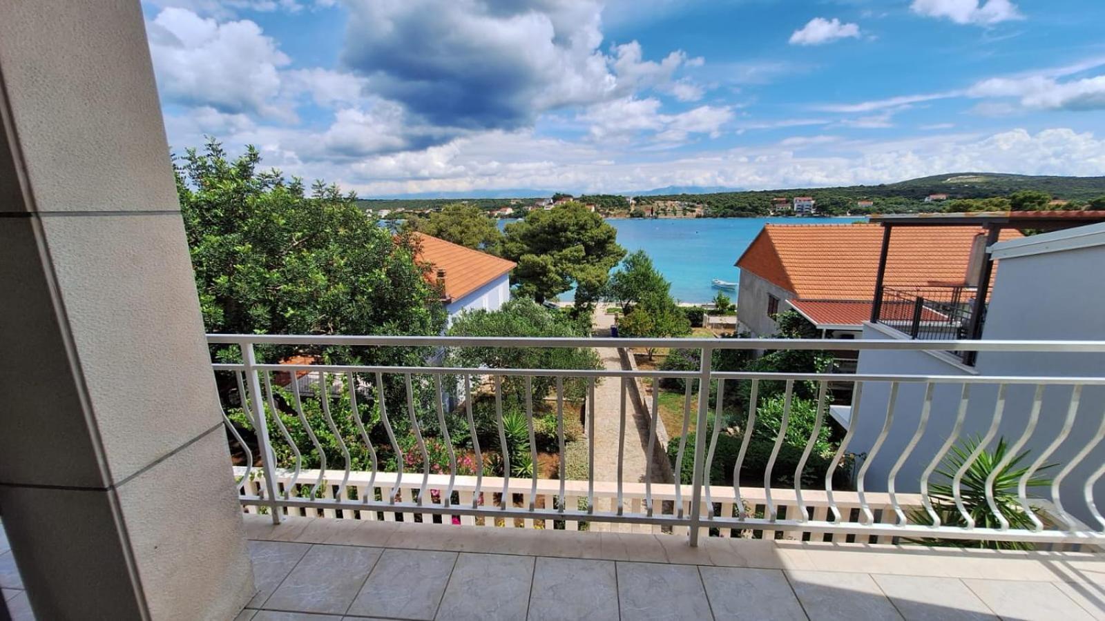Ceratonia Apartments Ловіште Екстер'єр фото